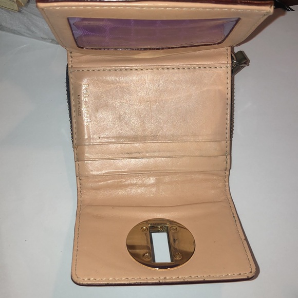 Kate Spade New York Croc Embossed Patent Leather Wallet Trifold ID Coin Bill CC - Picture 6 of 10